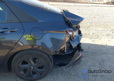 2022 Hyundai Elantra Sel from USA, damaged, VIN 5NPLM4AG2NH075703